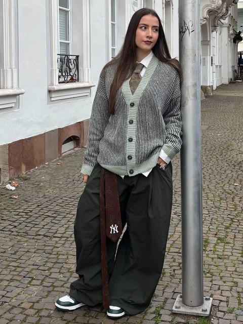 Nike Dunk Low trainers in white and green