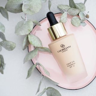liquid silk giordani gold
