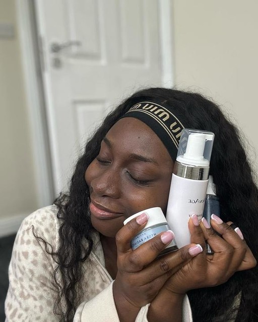 Зволожуючий денний крем для сухої шкіри Optimals Hydra Radiance