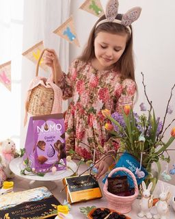 Fill your Easter basket with a fantastic range of delicious treats from hollandandbarrett for the whole family 🐣🌿Find creamy Easter eggs, chocolate bunnies, & Mini Bars and nuts coated in Dark Chocolate & Sea Salt Caramel Ganache . Whether it's an Easter treat for sharing or for keeps, it's sure to be delicious. 🪺🐰 

ENJOY 20% off with a code EASTER20 from 14.03-28.03 at H&B (AD/PARTNER )

#MyHB #hollandandbarrett #eastertreats #veganeaster