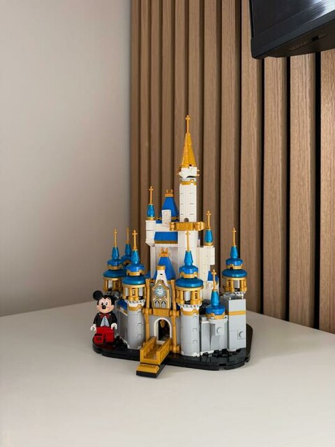 Mini Disney Castle 40478 | Disney™ | Buy online at the Official