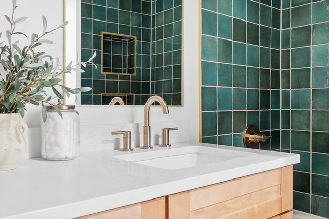 High Gloss 5 x 5 Square Ceramic Green Zellige Tile for Walls