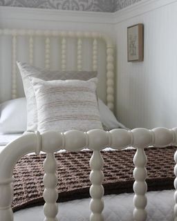 Madison White Full Wood Spindle Panel Bed