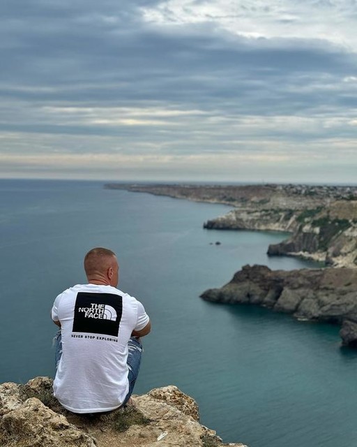 User submitted picture with Men’s Short-Sleeve Box NSE Tee