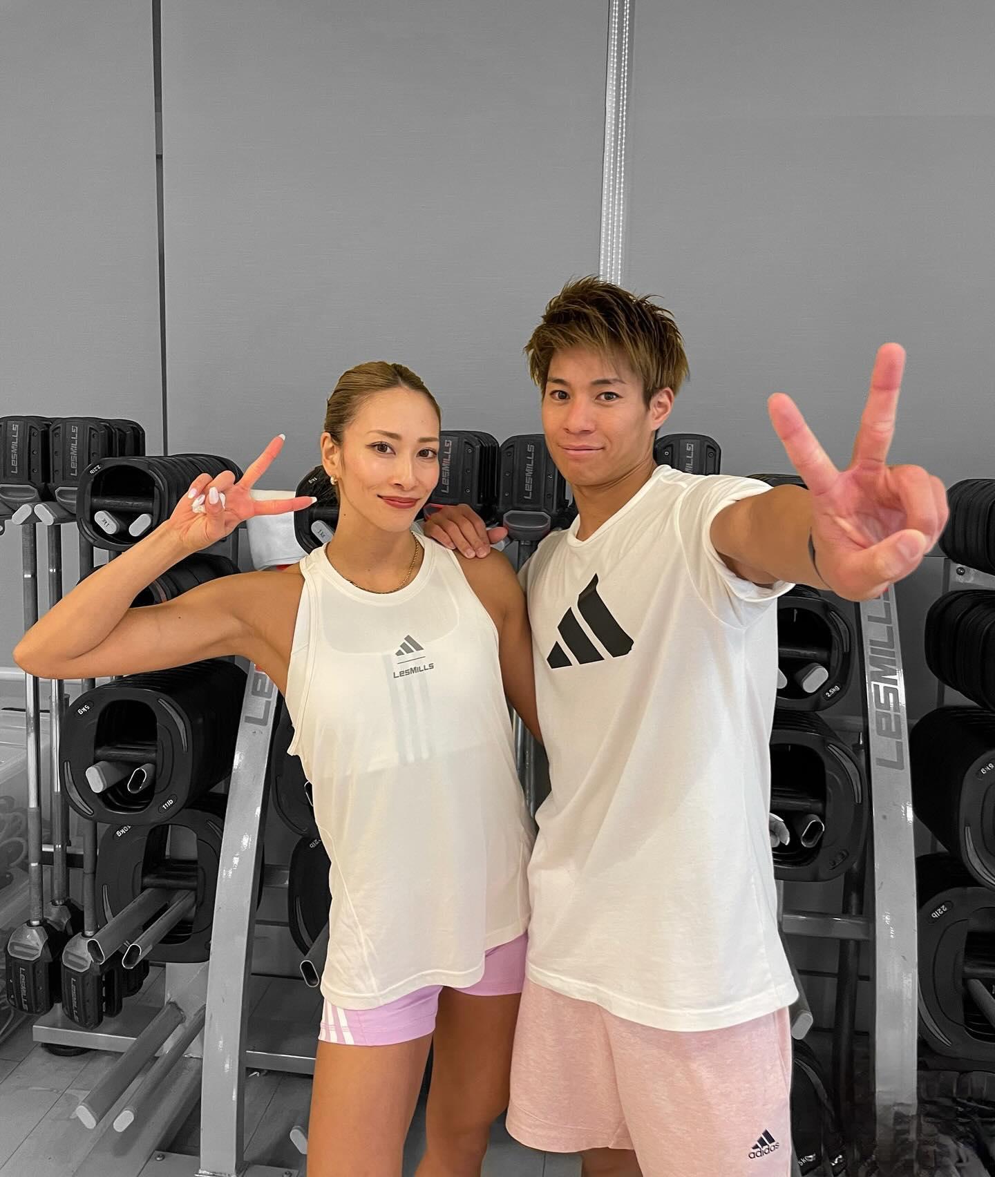 アディダス Les Mills グラフィック タンクトップ - ピンク