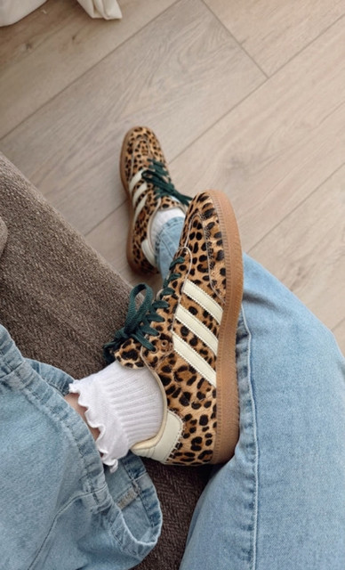 adidas SAMBA OG SNEAKERS - Blue | Free Shipping with adiClub