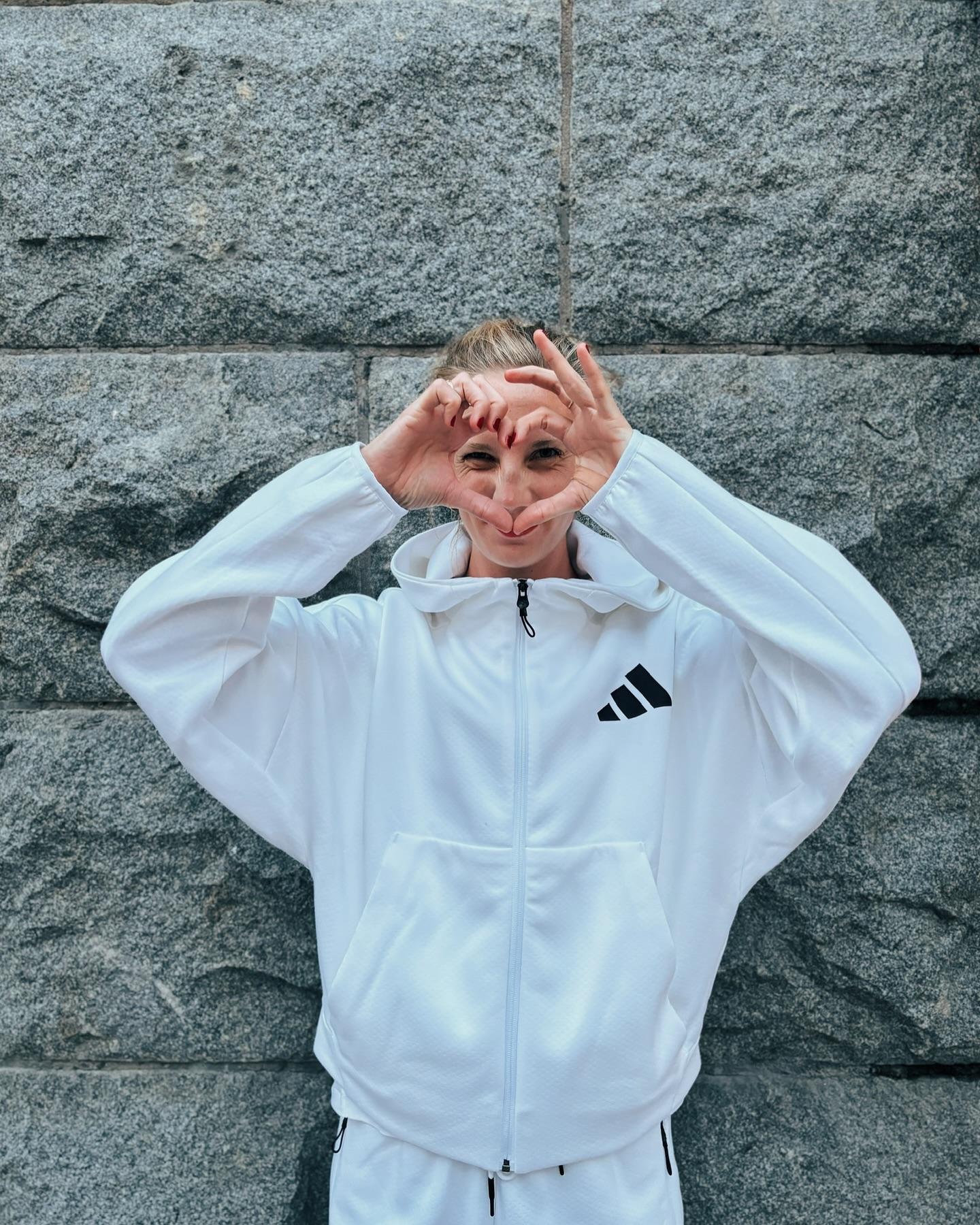 adidas Z.N.E. フルジップパーカー - ピンク | アディダス ジャパン