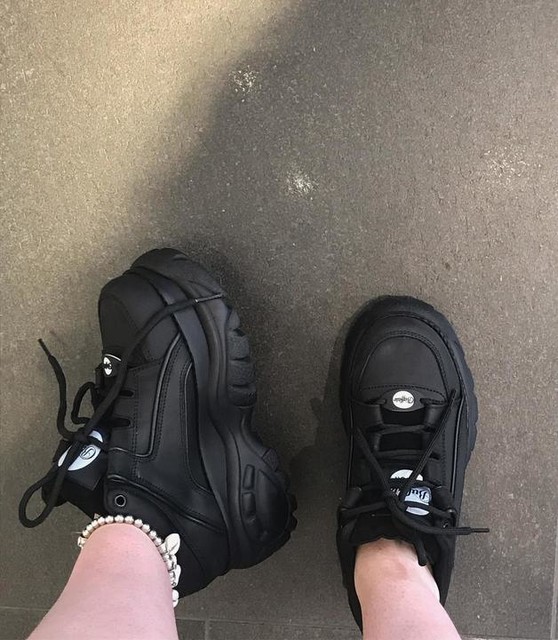 black buffalo trainers