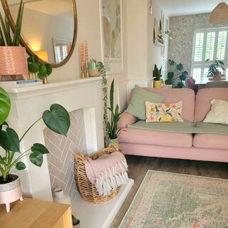 Pinks sofa? 
Absolutely not practical. 
Absolutely no regrets. 

Sofa dfs Livie

Pink sofa | living room | open plan living | Pink and green | tiled fireplace | non working fireplace | herringbone | home | interior style | 👌