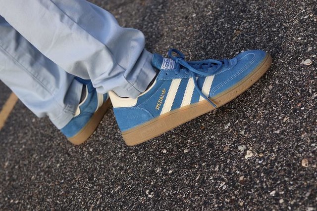 adidas Originals Handball Spezial gum sole trainers in navy