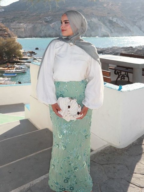 ASOS DESIGN straw shell bag with resin handle and detachable cross body strap