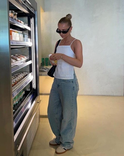 Topshop Skater lowslung jean in bleach